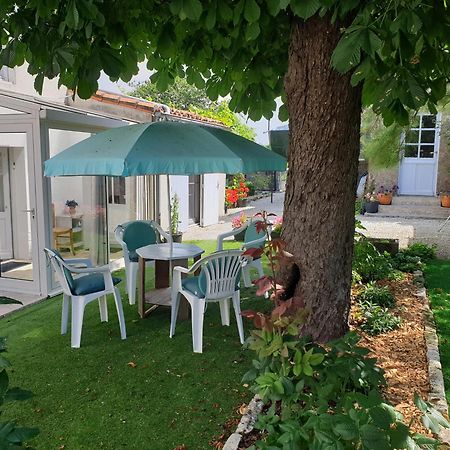 Tusson Chambres D'Hotes Charente מראה חיצוני תמונה