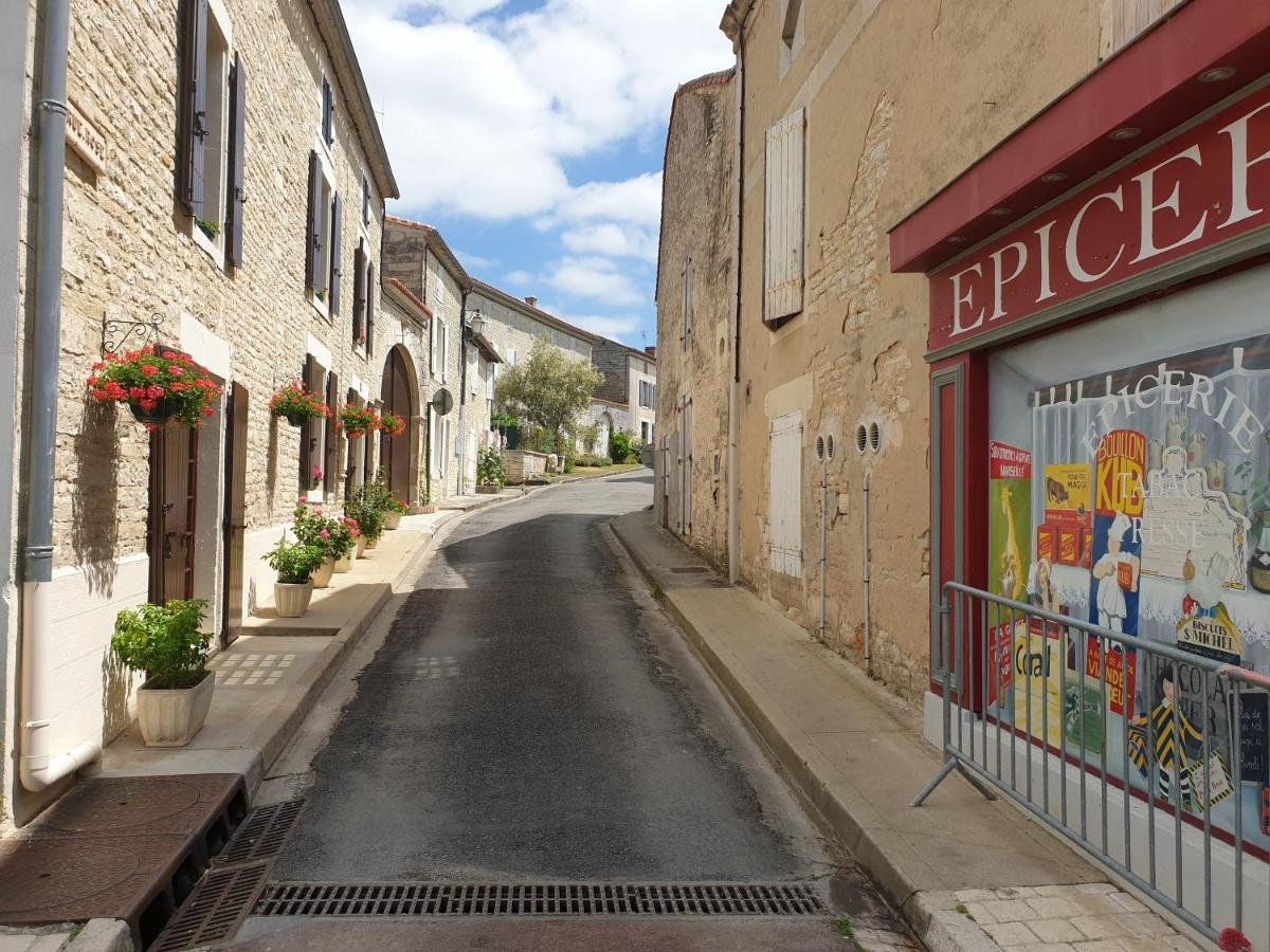 Tusson Chambres D'Hotes Charente מראה חיצוני תמונה